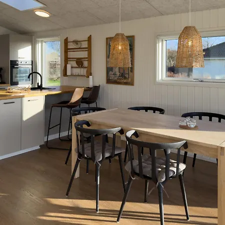 Amazing In With House Sea View *